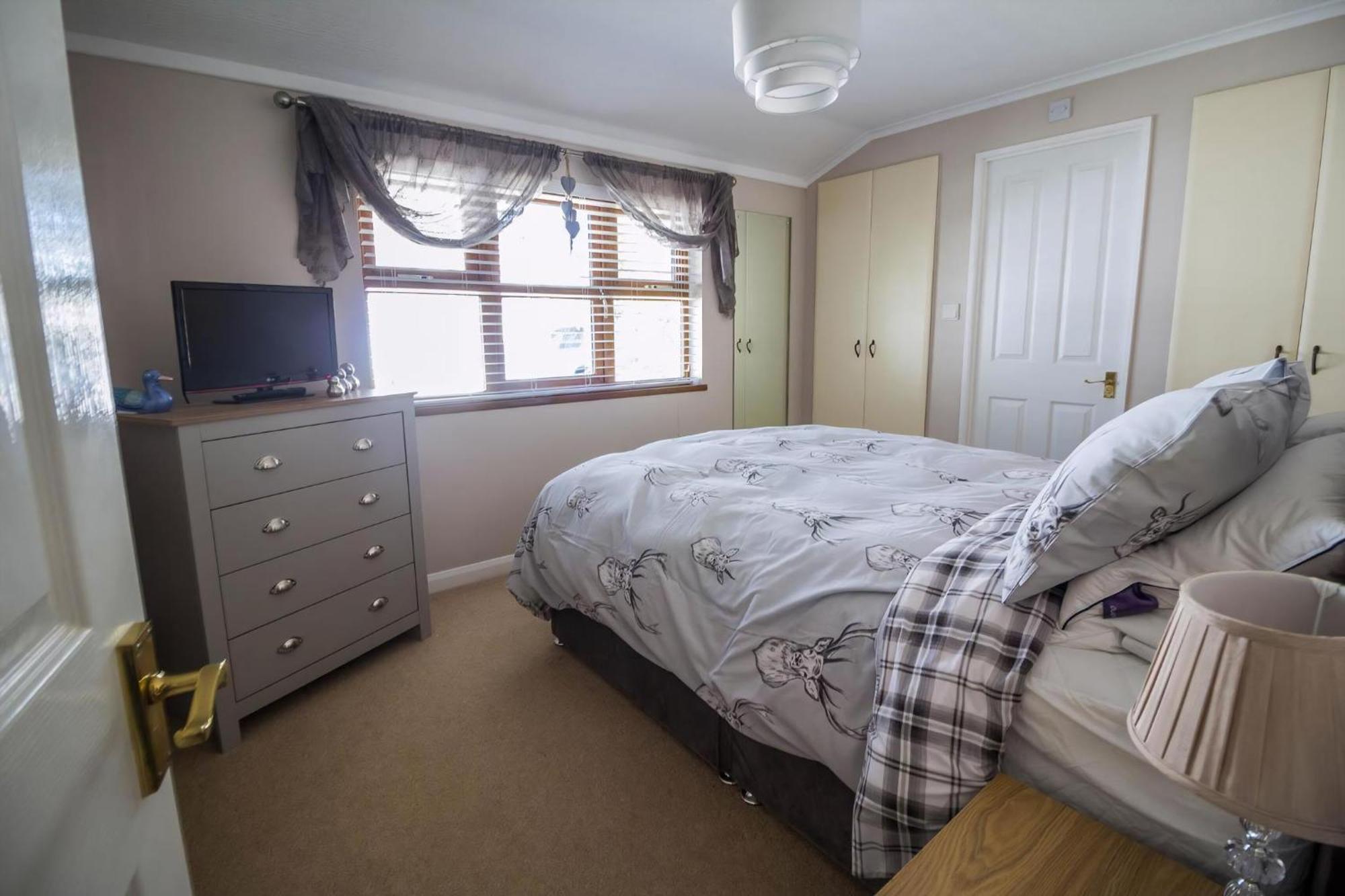 Stunning Lodge With Free Wifi For Hire At Carlton Meres In Suffolk Ref 60013M Saxmundham Exterior photo